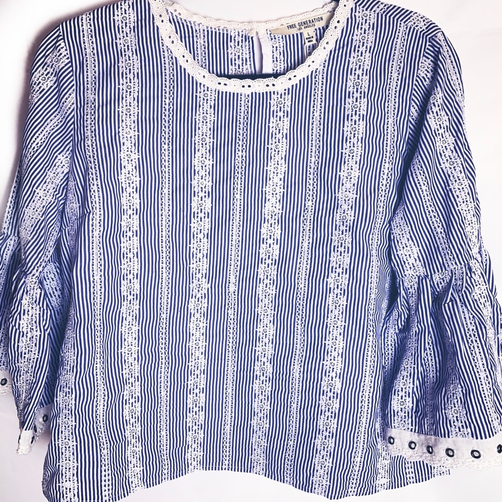 Free Generation Blouse - Picture 3 of 3